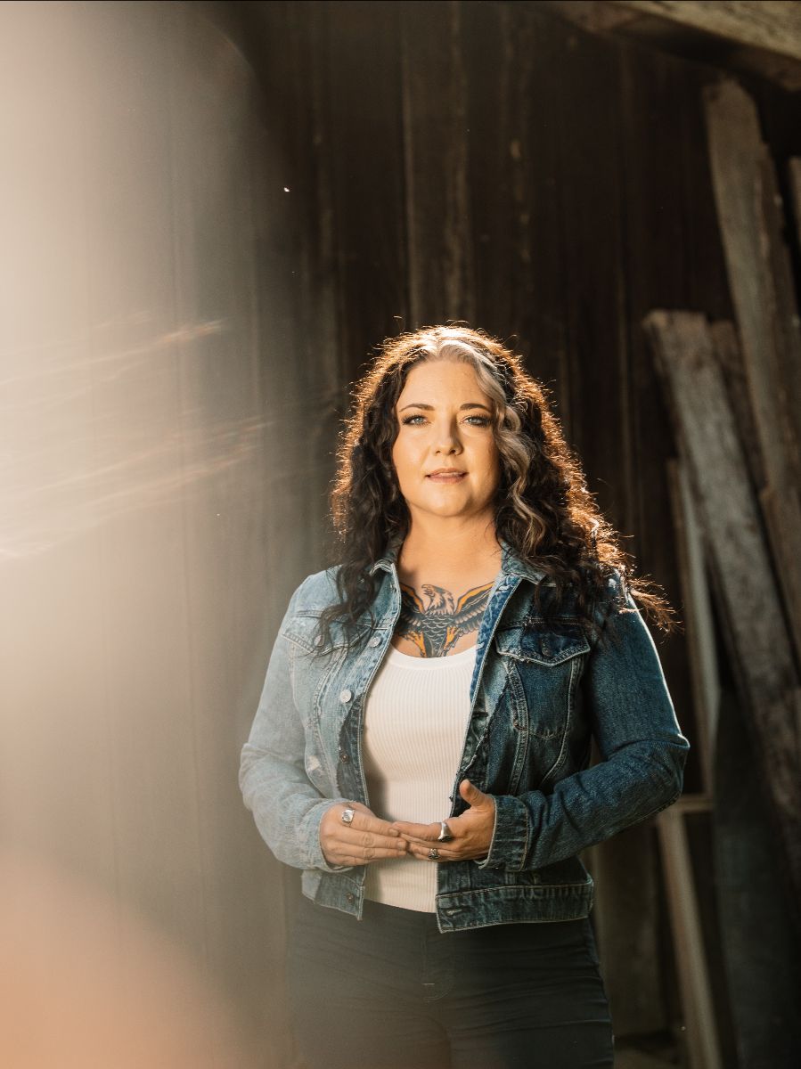 ASHLEY McBRYDE EARNS THREE NOMINATIONS FROMTHE ACADEMY OF COUNTRY MUSIC